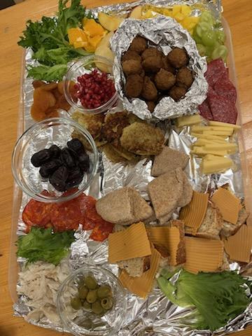 Tapas frå ulike nasjonalitetar på menyen - Klikk for stort bilete